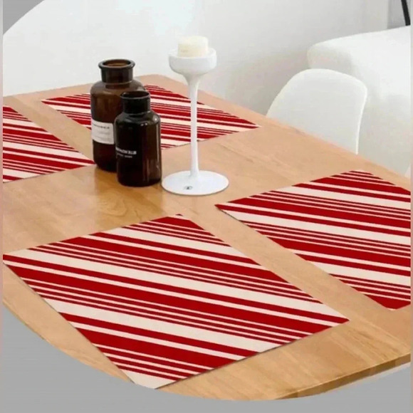 Holiday Placemat Set Red Cream Stripe Fabric Set Of 4 Christmas PARTY Fun NWT - Picture 1 of 11